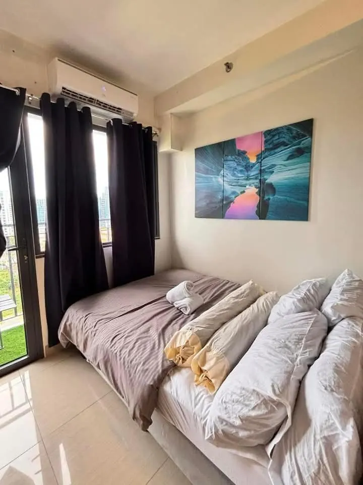 Shore 2 Residence Manila 5*,  Philippines