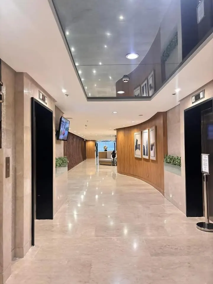 Shore 2 Residence 마닐라 5*,